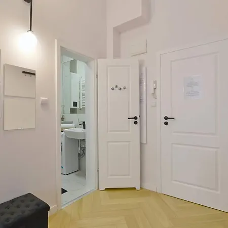 Apartamento Argentis Kielbasnicza Black&white