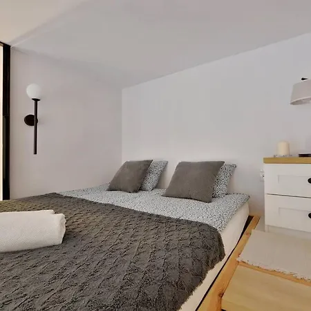 Argentis Kielbasnicza Black&white